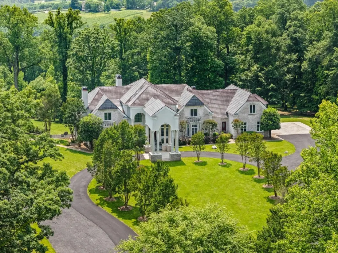 Aerial view of Beacon Hill Manor and the surrounding Loudoun County woodland